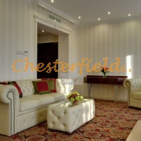 Chesterfield Sofa,Tisch Hotelraum