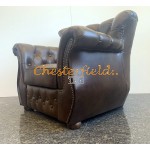 Monk Chesterfield Sessel  Antikmittelbraun (A5M)