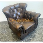 Monk Chesterfield Sessel  Antikmittelbraun (A5M)