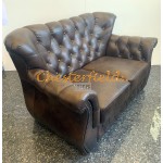 Monk Antikmittelbraun 2-Sitzer Chesterfield Sofa